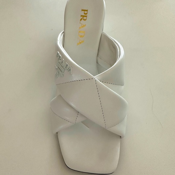 Prada slides - Picture 2 of 3